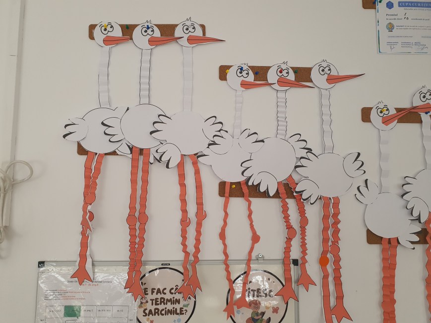 Gâze, păsări, fluturi, flori